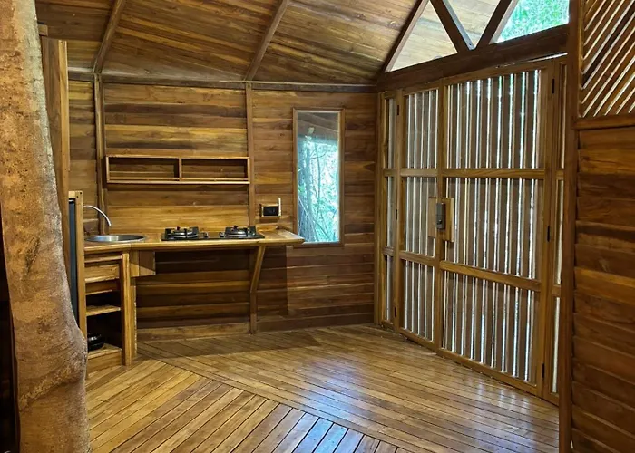 Pura Selva Tree House *